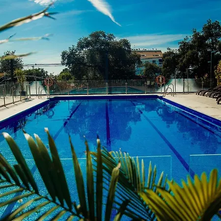 Royal Tennis Club-3